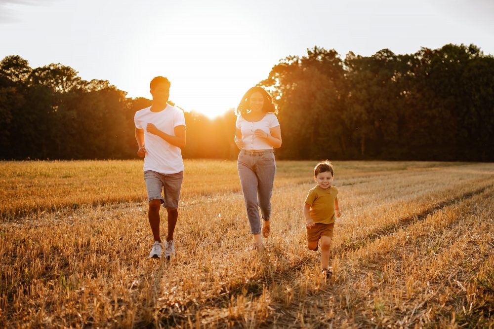 Natürliche Familienfotografie Familienfotograf Freiburg Emmendingen Teningen Lörrach Offenburg liebevoll outdoor Familie - Familienfotos Familienshooting
