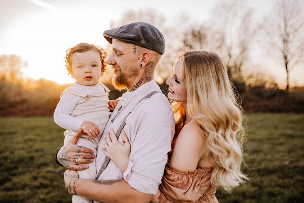 Natürliche Familienfotografie Familienfotograf Freiburg Emmendingen Teningen Lörrach Offenburg liebevoll outdoor Familie - Familienfotos Familienshooting