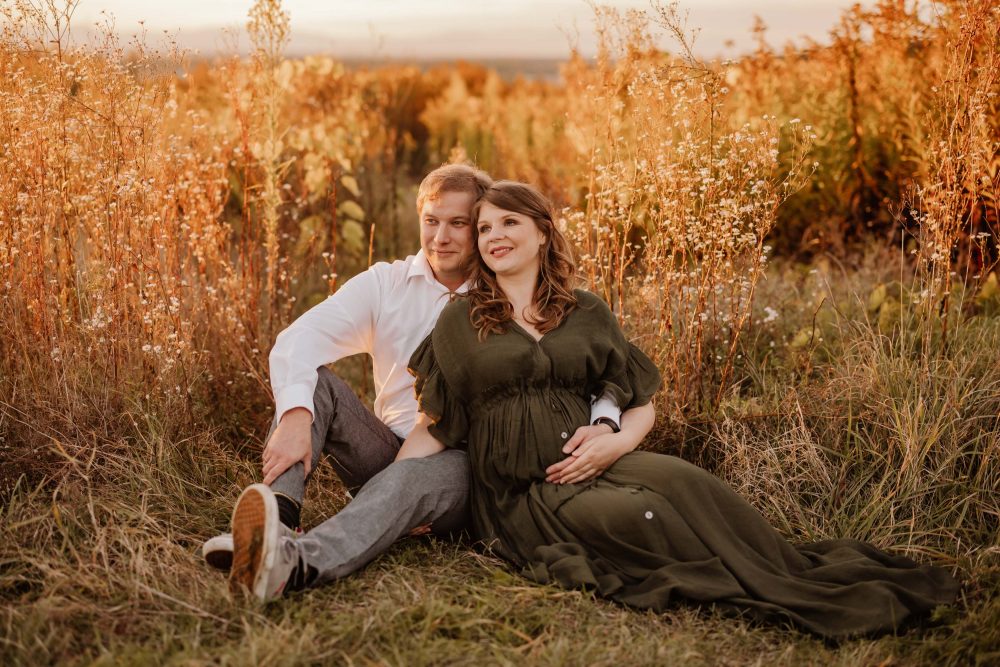 Natürliche Babybauch Fotos Schwangerschaftsshooting Babybauchshooting Pregnancy Freiburg Emmendingen Teningen Lörrach Offenburg liebevoll outdoor