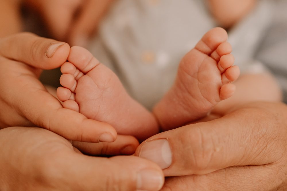 Natürliches Newbornshooting Neugeborenen Fotos Babyshooting Babyfotos indoor Studio Tageslichtstudio Newborn Freiburg Emmendingen Teningen Lörrach Offenburg