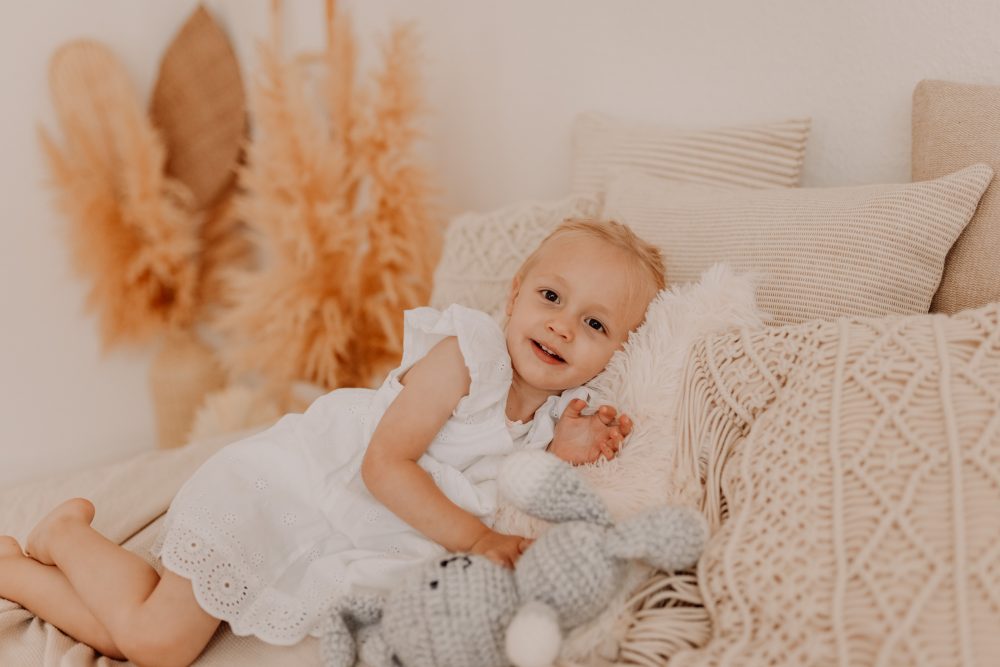 Kindershooting Kinder Fotos Babyshooting Babyfotos indoor Studio Tageslichtstudio Newborn Freiburg Emmendingen Teningen Lörrach Offenburg