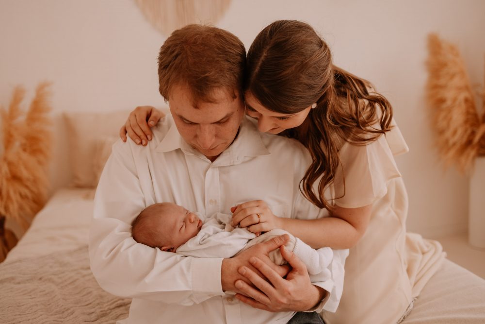 Natürliches Newbornshooting Neugeborenen Fotos Babyshooting Babyfotos indoor Studio Tageslichtstudio Newborn Freiburg Emmendingen Teningen Lörrach Offenburg