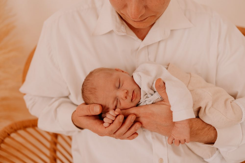 Natürliches Newbornshooting Neugeborenen Fotos Babyshooting Babyfotos indoor Studio Tageslichtstudio Newborn Freiburg Emmendingen Teningen Lörrach Offenburg