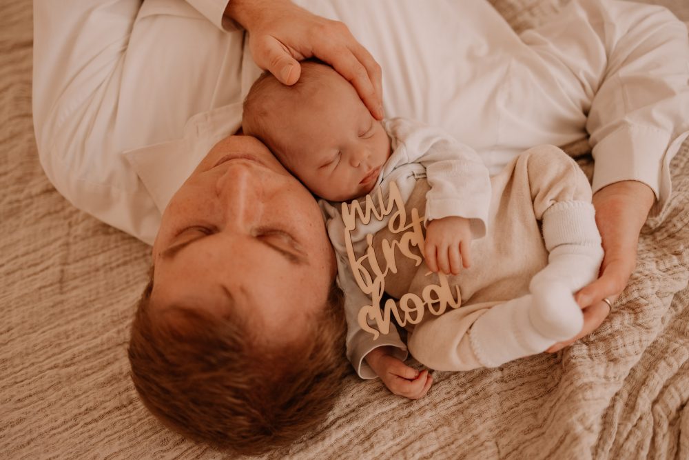 Natürliches Newbornshooting Neugeborenen Fotos Babyshooting Babyfotos indoor Studio Tageslichtstudio Newborn Freiburg Emmendingen Teningen Lörrach Offenburg